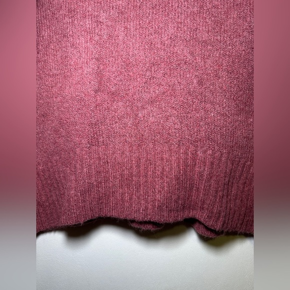 Cynthia Rowley Wool Cowl Neck Sweater Size Medium - Picture 7 of 8